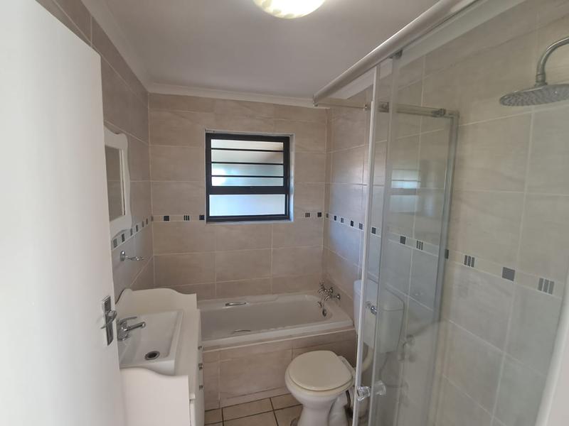 To Let 2 Bedroom Property for Rent in Peerless Park Western Cape